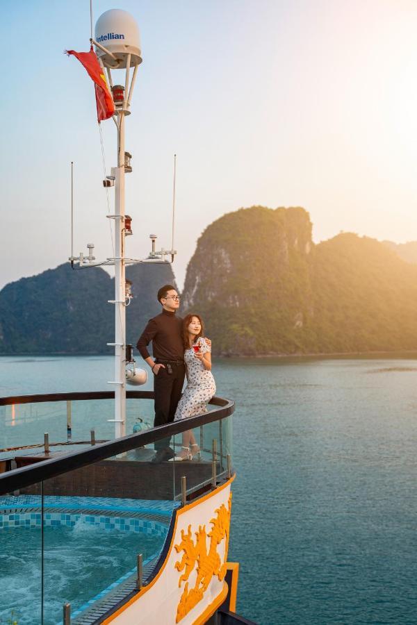 Nostalgia Halong Cruise Hotel Ha Long Exterior photo